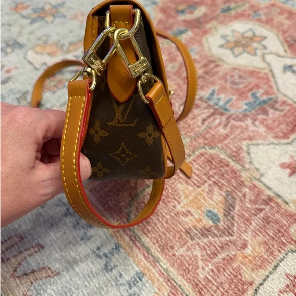 Brown Monogram Shoulder Bag - Picture 4 of 5